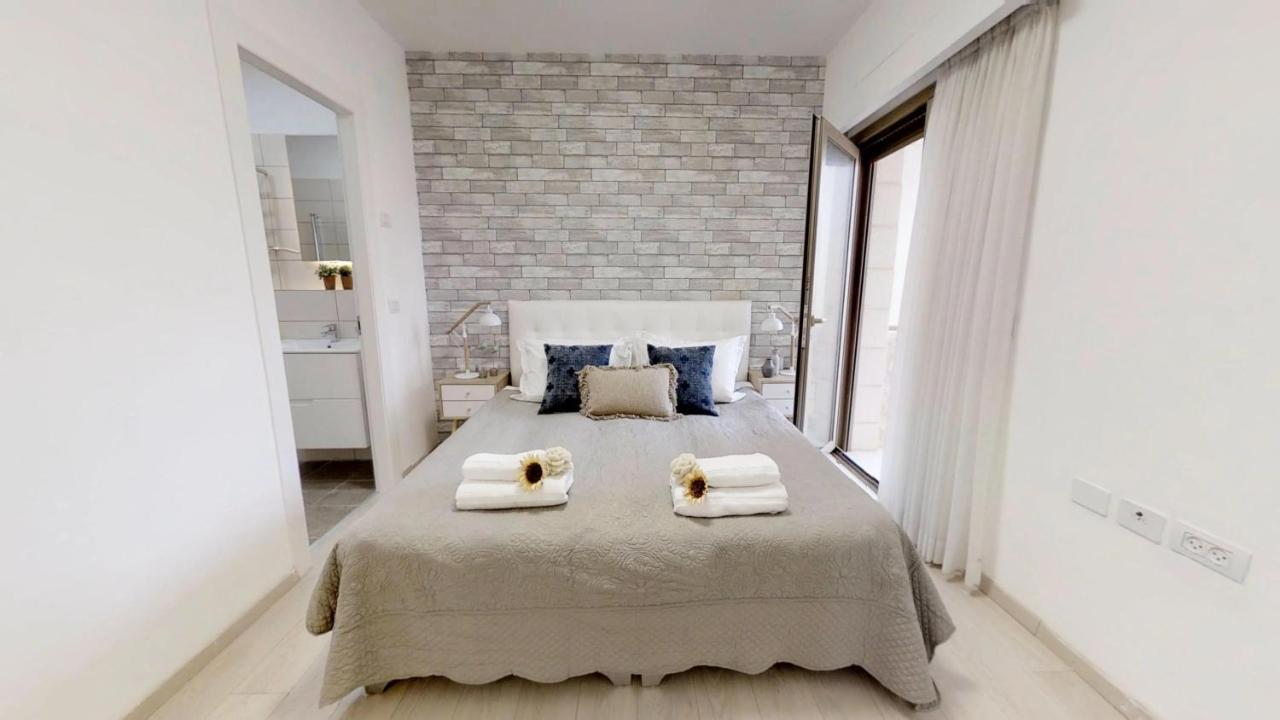 Exclusive Two-Bedroom Apartment With Parking Jeruzalem Buitenkant foto