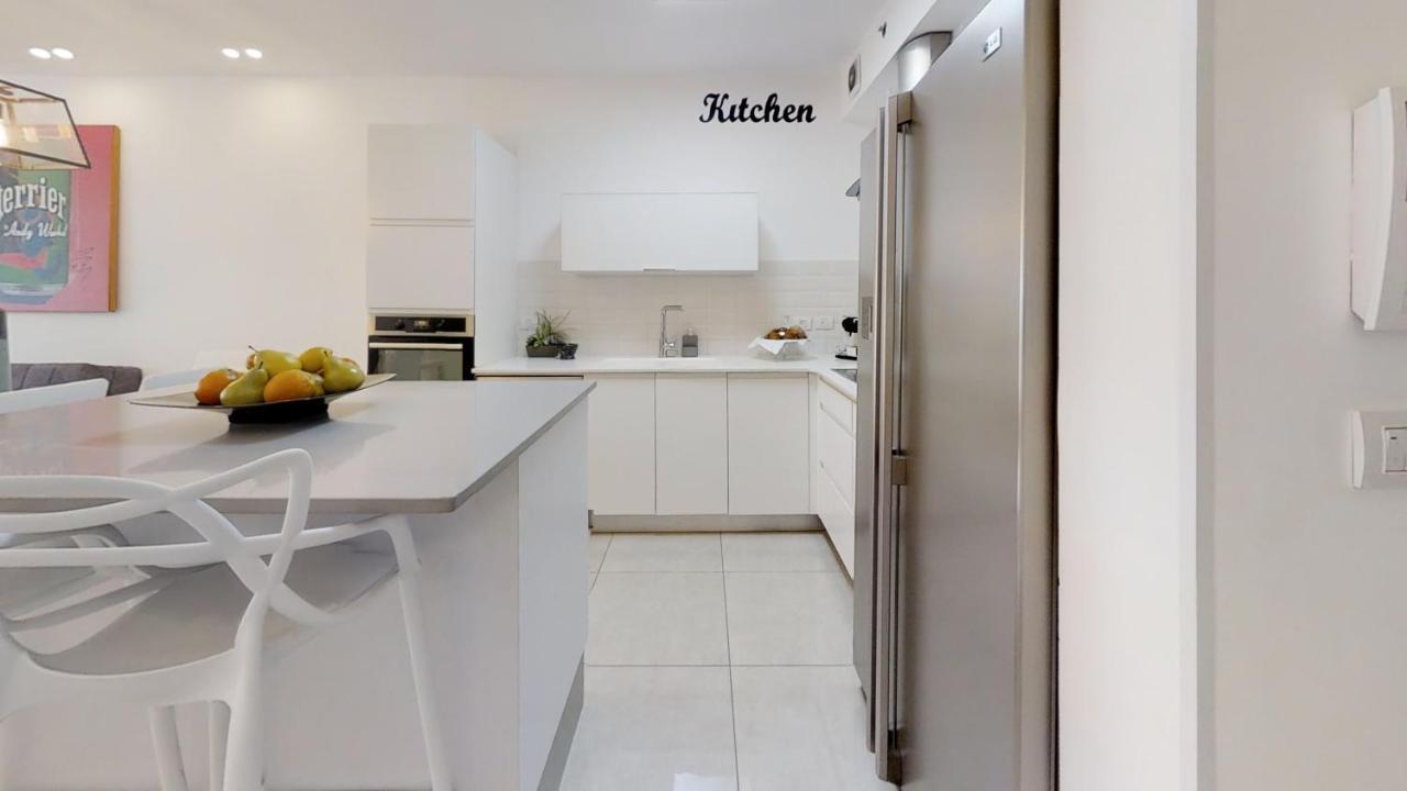 Exclusive Two-Bedroom Apartment With Parking Jeruzalem Buitenkant foto