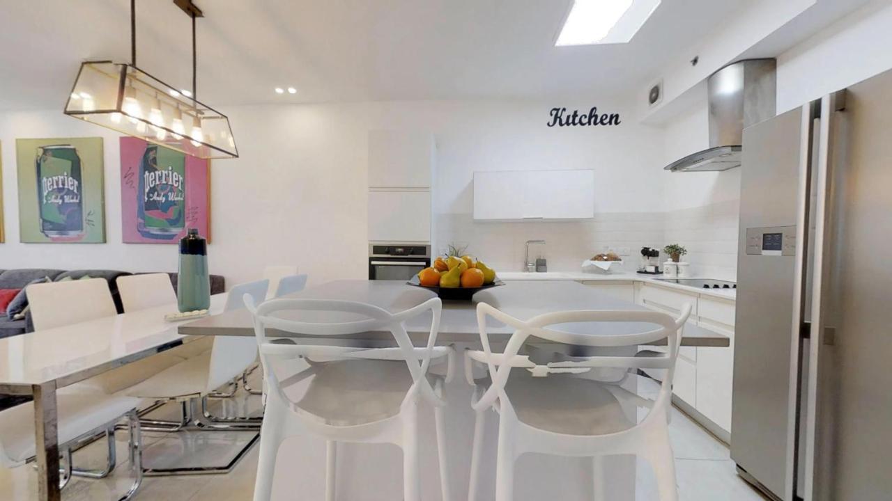 Exclusive Two-Bedroom Apartment With Parking Jeruzalem Buitenkant foto