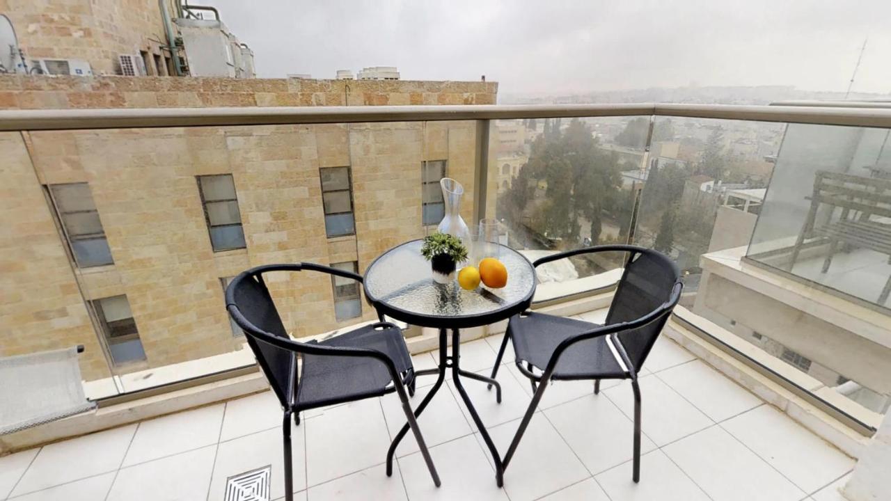Exclusive Two-Bedroom Apartment With Parking Jeruzalem Buitenkant foto